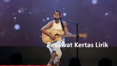 Pesawat Kertas Lirik