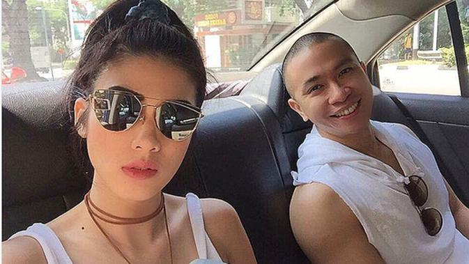 Stevie Agnecya Pelakor